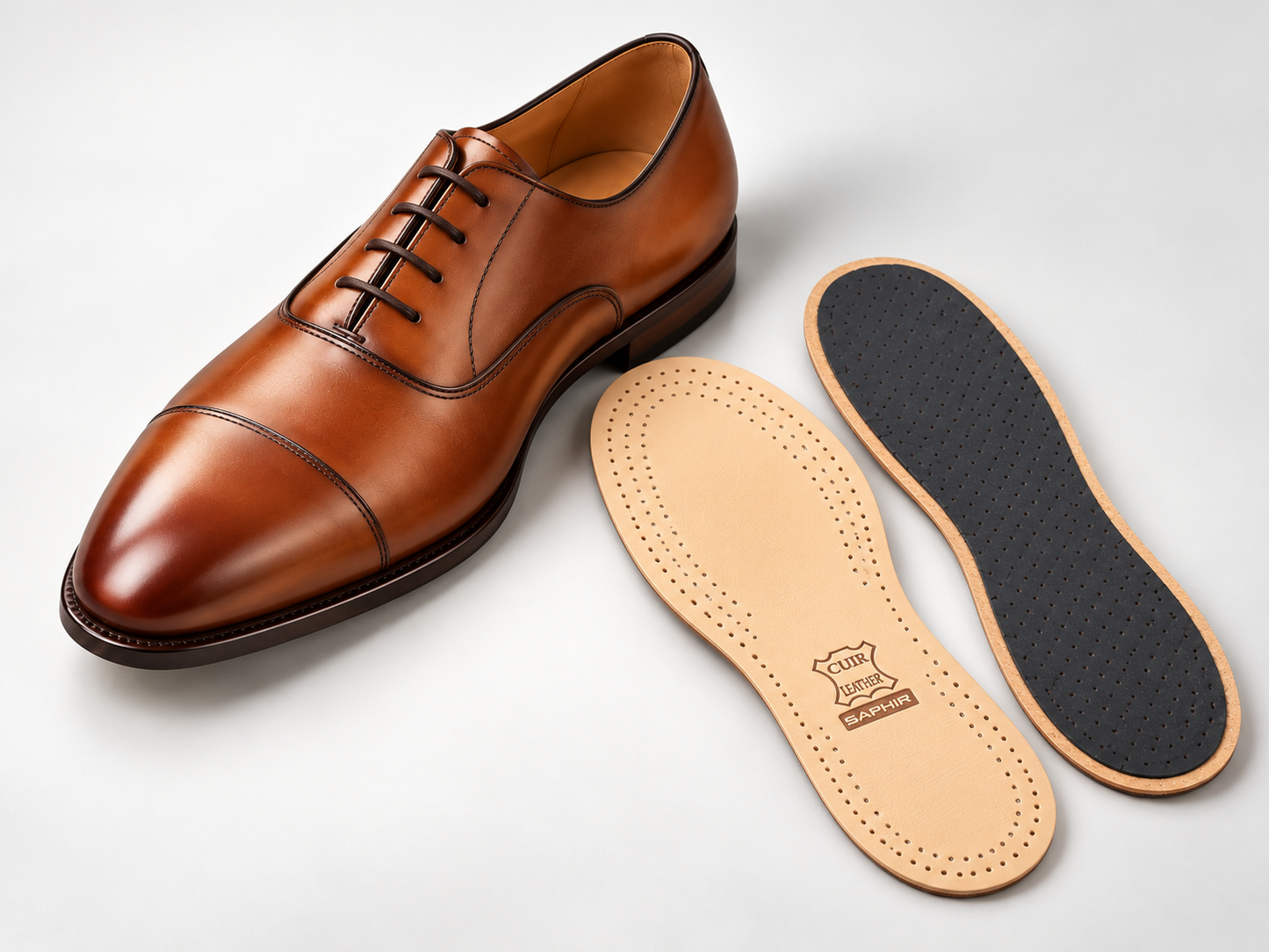 
                  
                    Saphir Leather & Charcoal Insole
                  
                